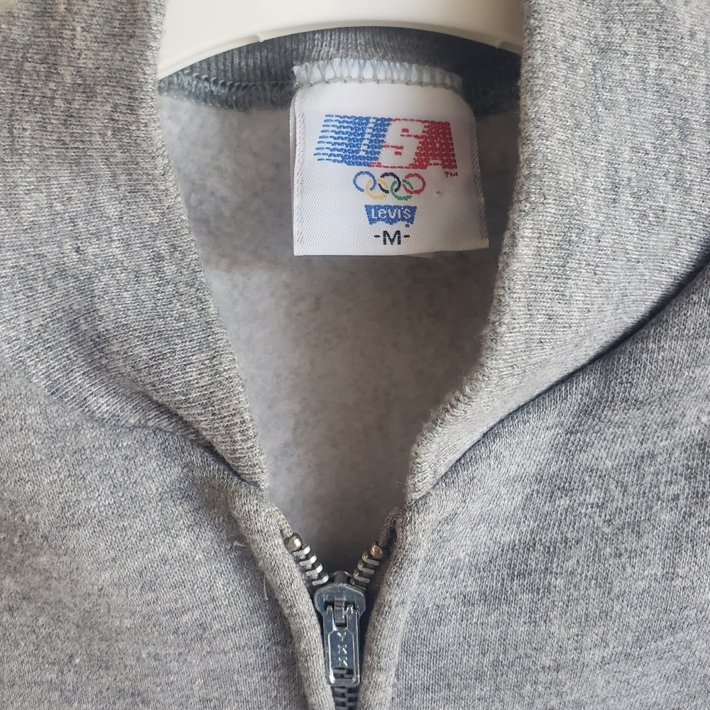 Levis vintage 1980s USA Olympic design sweater vest grey.